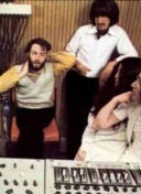 异世界的探险：如何在《异界召唤》中生存与发展